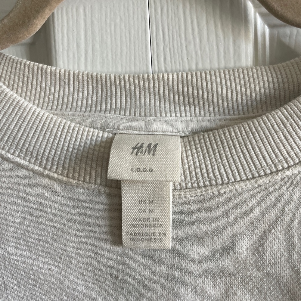 Cream Sweater - Picture 4 of 4